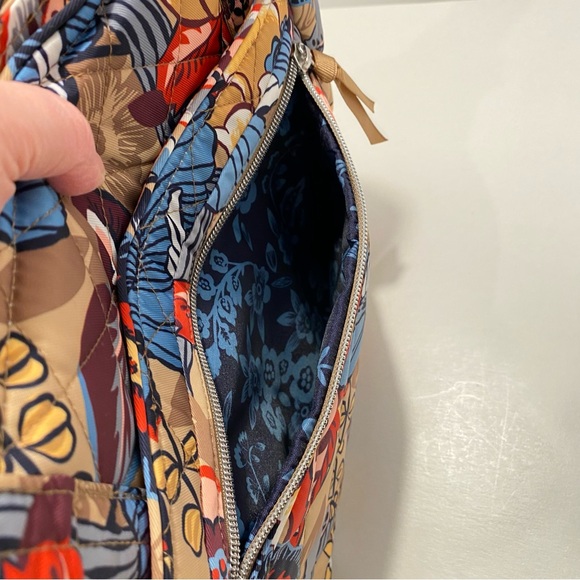 Vera Bradley Small Vera Tote Bag. NWOT Botanical Beauty.  Unique pattern - Picture 3 of 11